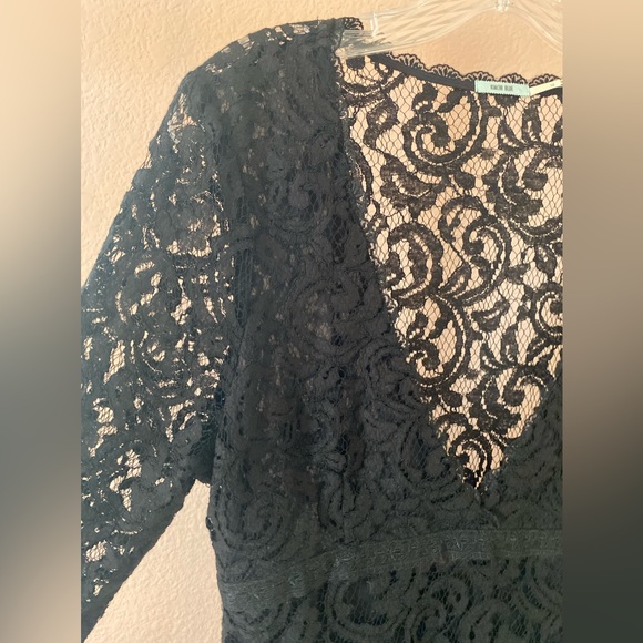 Black Lace Beauty by Kimchi Blue S10 - Picture 2 of 12